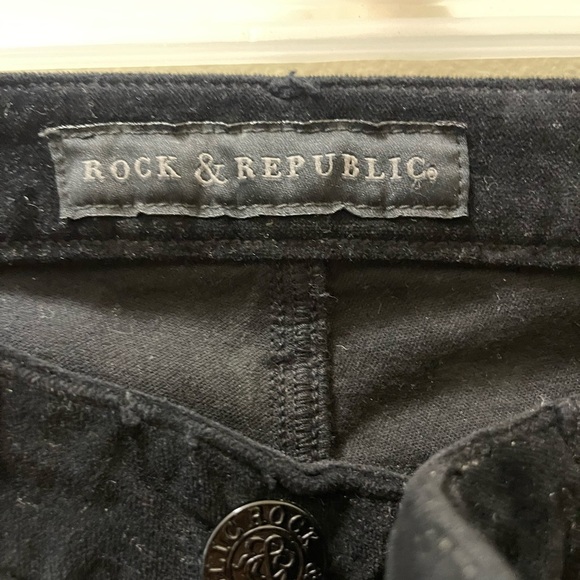 Rock & Republic Black Flare Jeans - Picture 3 of 4